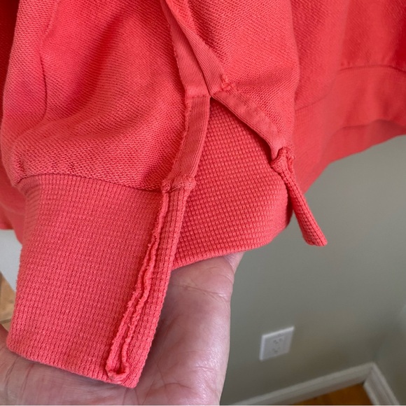 Caposhie iTALiCiSe Sweatshirt with Statement Sleeves and Raw Hem Boho - Picture 10 of 10